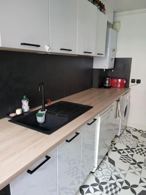 Appartement Avec Jardinet Le Petit-Quevilly Exterior foto